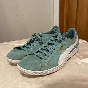 Puma Sneakers